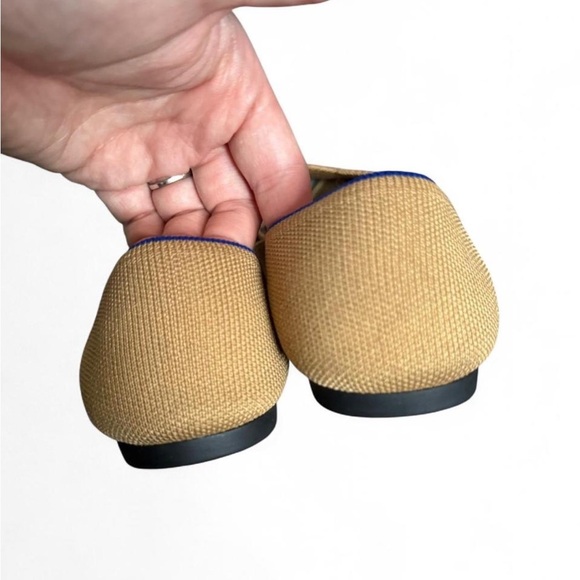 Rothy's The Point Dune Cap Toe Flats - Retired Design- size 8.5 - Picture 4 of 8